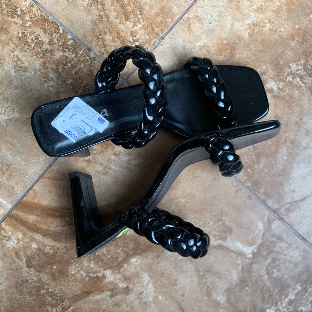 Patent Black Breaded Heel